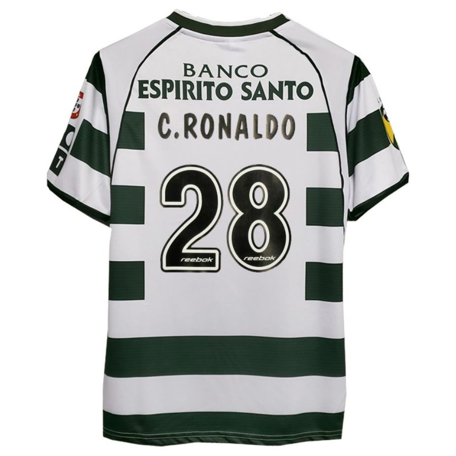 BRINDE-2024-11-25T131833.683 Cristiano Ronaldo #28 Sporting Home Retro Jersey 2002/03 - Image 1