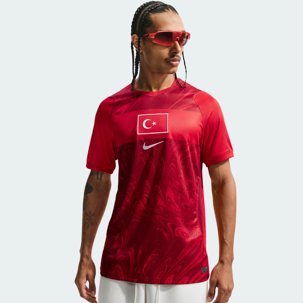 29_de9ca27e-dbe9-4972-9acd-0904d6bf8a6b Camisa Turquia 2026/27 I - Image 1