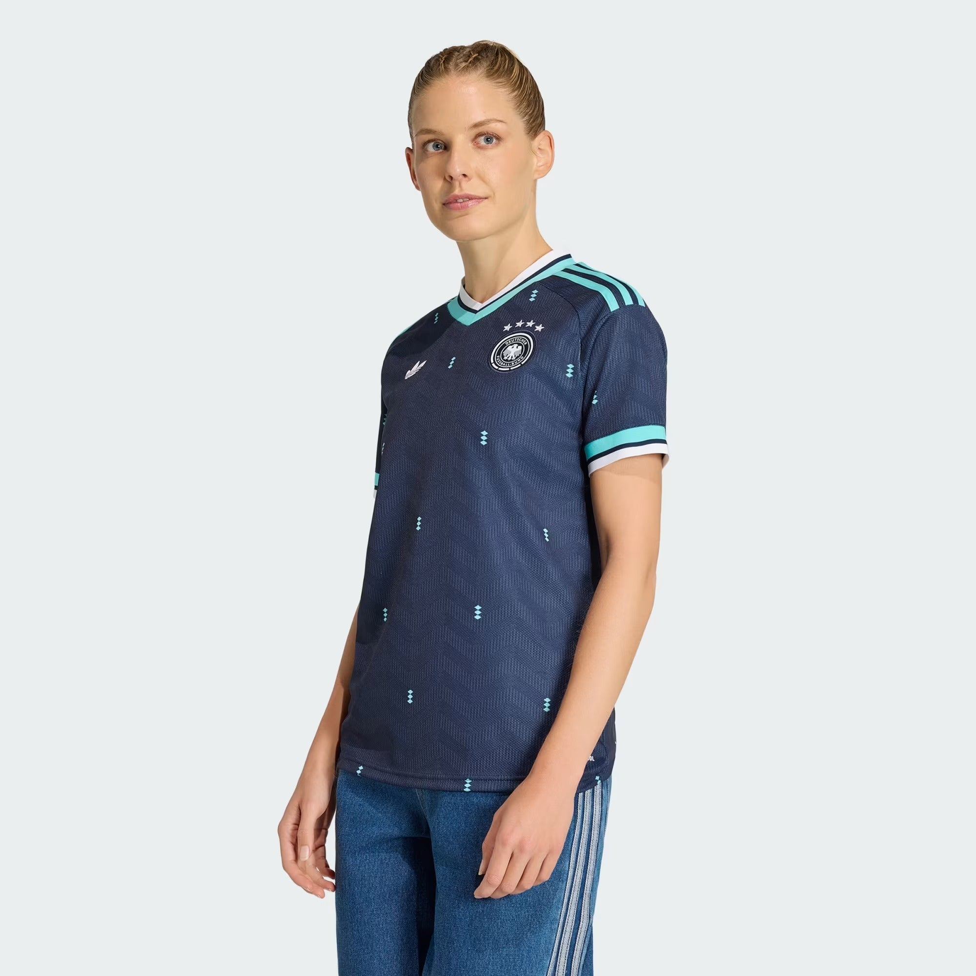 download_-_2026-03-24T233945.476_79066fa0-70f9-465e-914c-4f4fd2c6c08c Camisa Feminina Alemanha 2026/27 II - Image 1