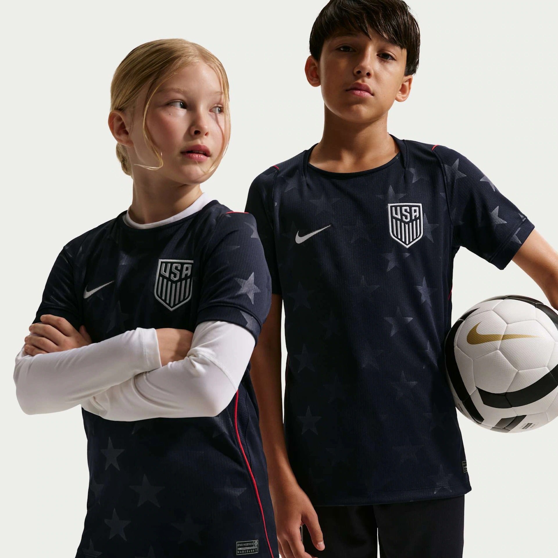 download_43_139d724b-5ff5-42cf-8a55-2593fa71cba5 Conjunto Infantil Estados Unidos 2026/27 II Kit - Image 1