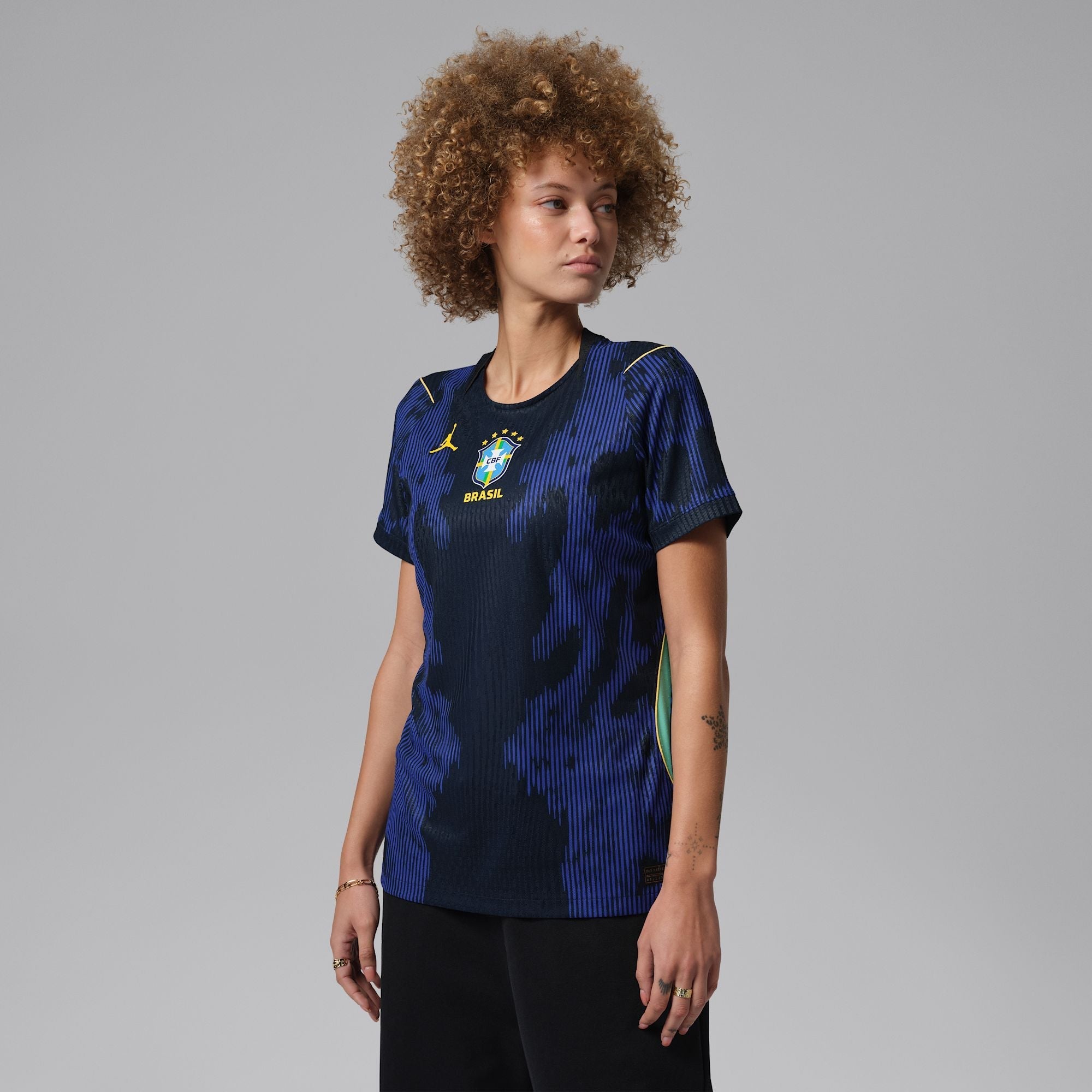 nike_IU1078-417_A_d6b73e1c-02af-441c-a1b5-becaca114474 Camisa Feminina Seleção Brasileira 2026/27 II - Image 1